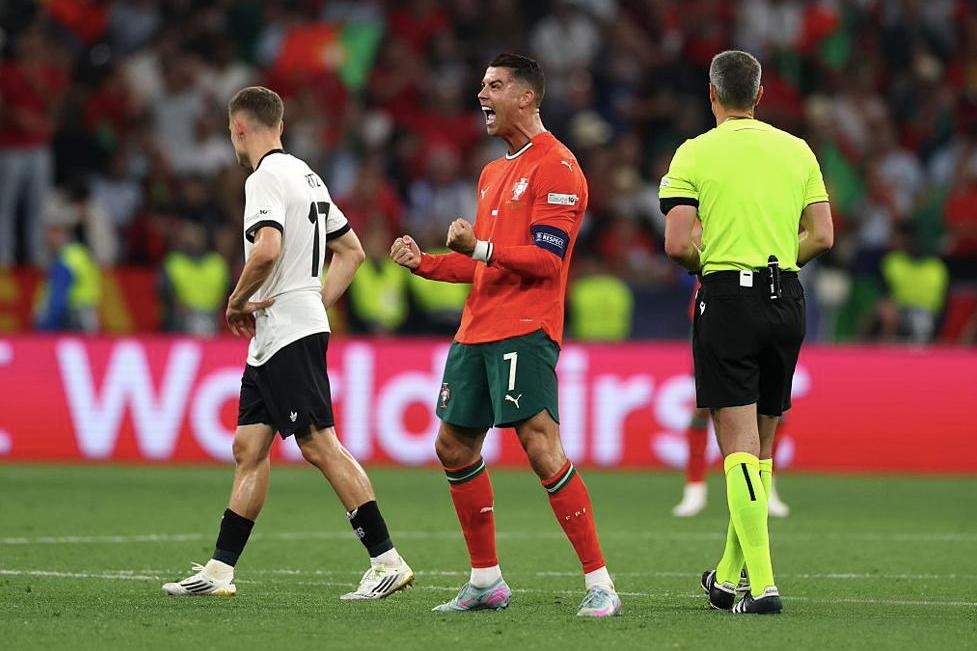 德国队险胜奥地利队，梁靖崑带队取胜