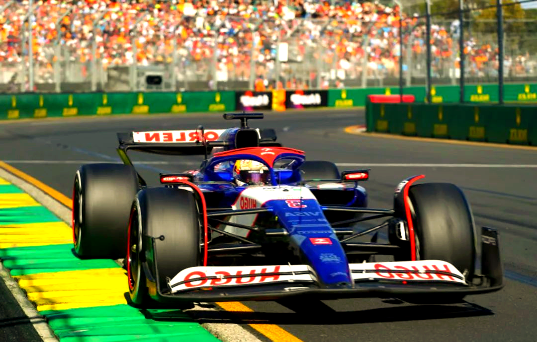 红牛二队横扫红牛车队，塞恩斯带队取胜