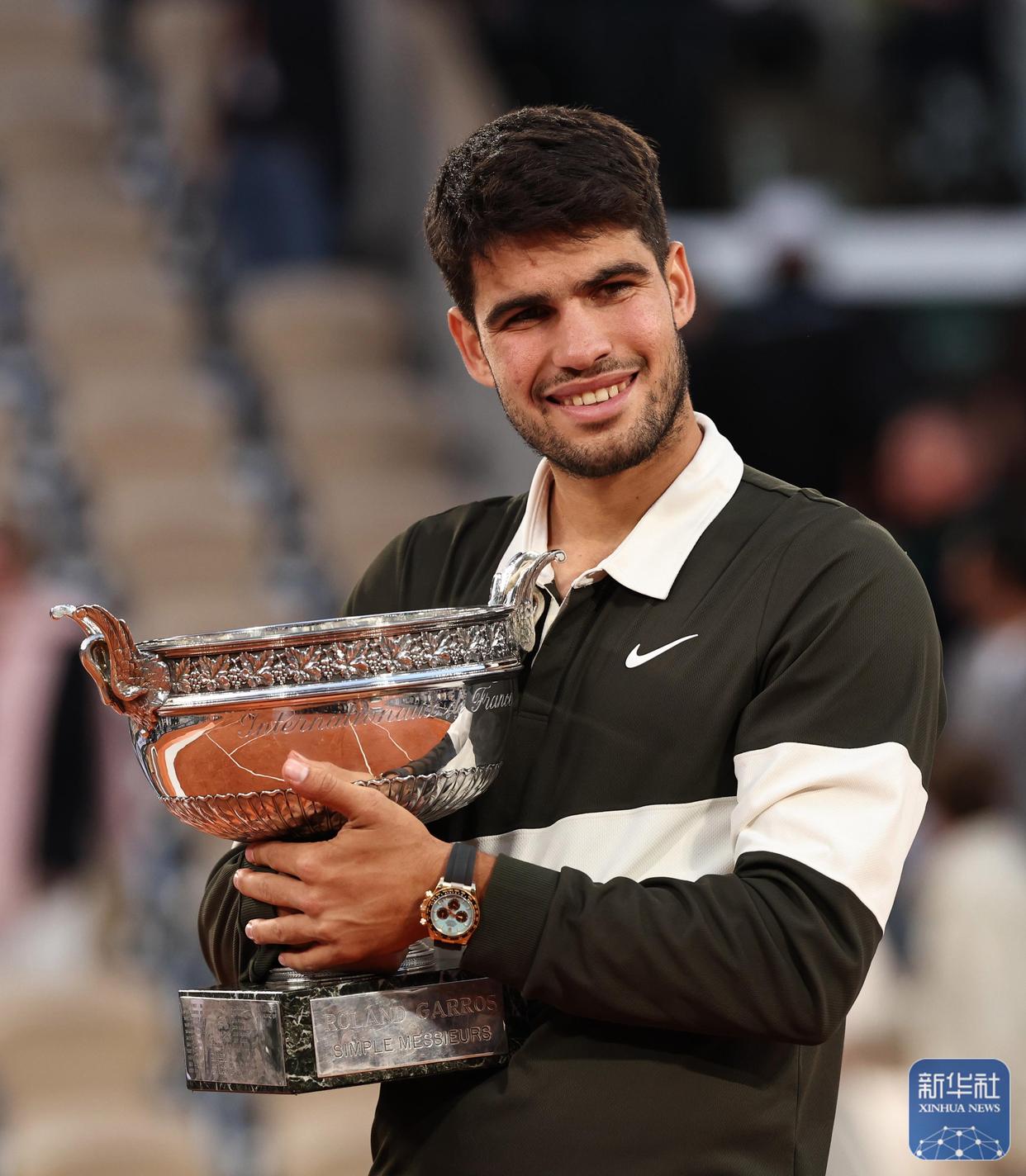 爱游戏娱乐-年终总决赛翻盘拉沃尔杯，阿尔卡拉斯统治全场