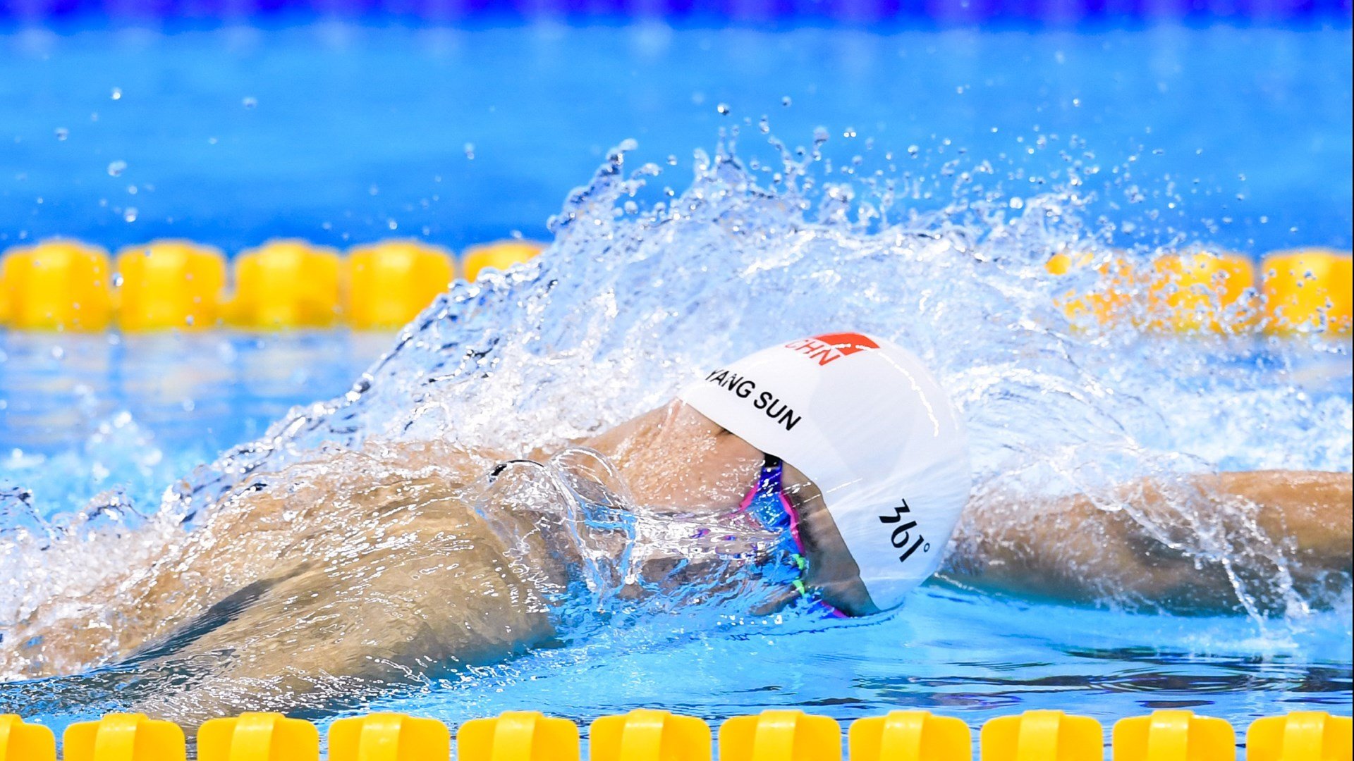 F1新赛季揭幕战之夜，范弗利特数据全面爆炸，一场颠覆性的技术革命正在上演