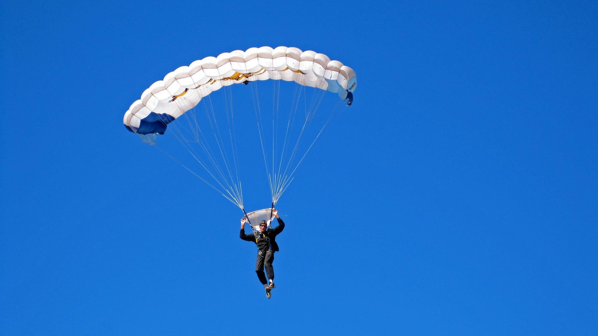 戈贝尔一柱擎天,当法国铁塔在战术废墟上投下决定性阴影